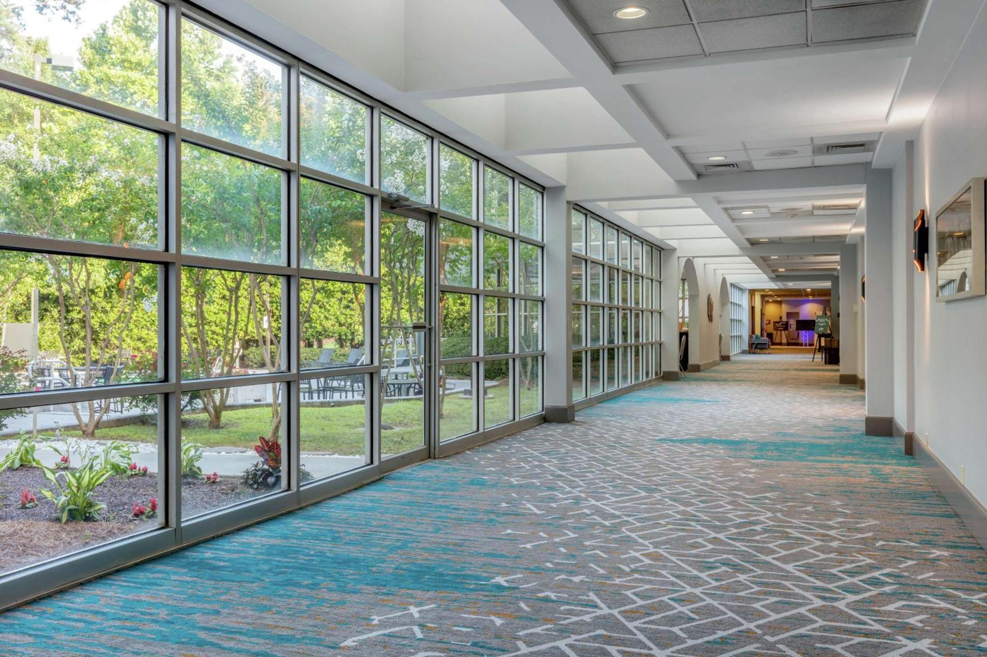 Doubletree Birmingham Perimeter Park Hotel Exterior photo