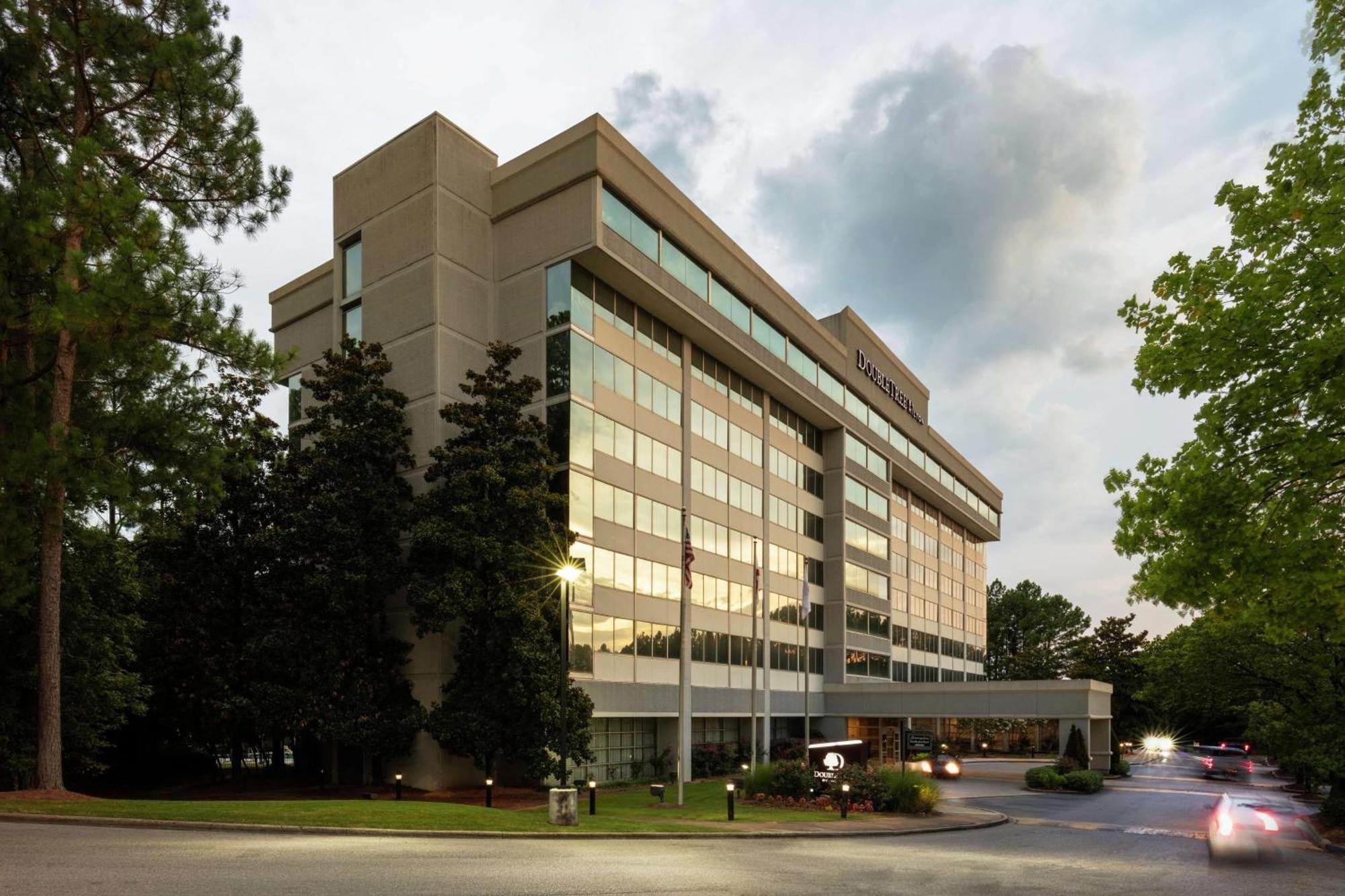 Doubletree Birmingham Perimeter Park Hotel Exterior photo